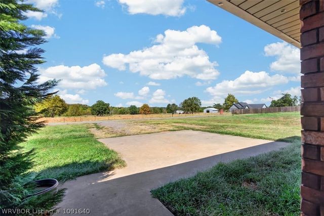 151 Hall Lane, Pocola, OK 74902