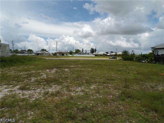 420 Diplomat PKWY E, Cape Coral, FL 33909