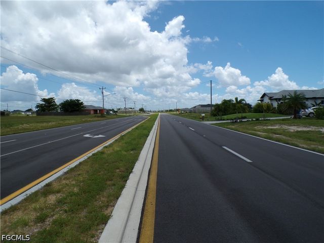 420 Diplomat PKWY E, Cape Coral, FL 33909