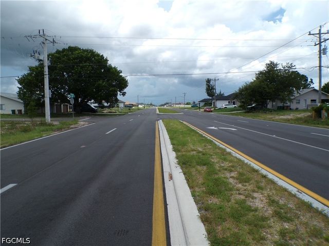 420 Diplomat PKWY E, Cape Coral, FL 33909