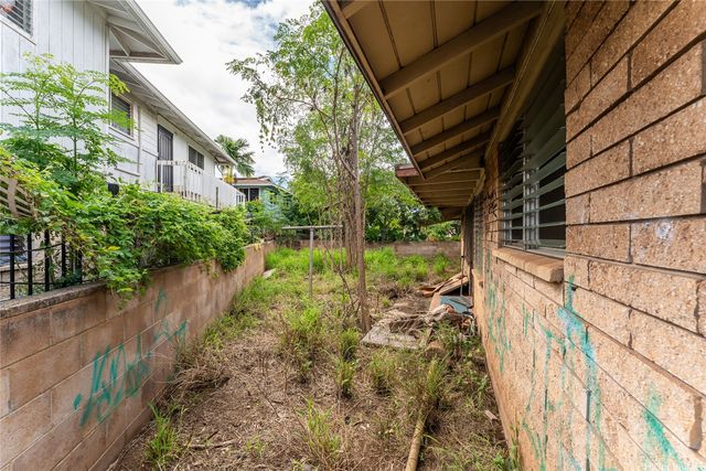 94-315 Kahuahele Street, Waipahu, HI 96797