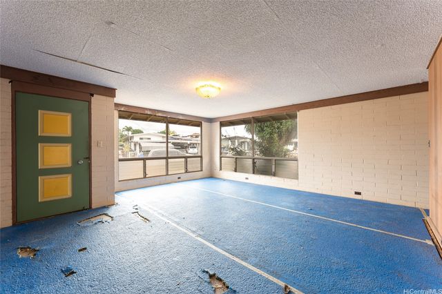 94-315 Kahuahele Street, Waipahu, HI 96797