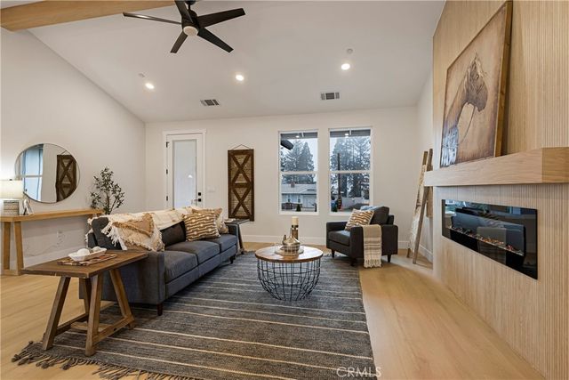 827 Camellia Drive, Paradise, CA 95969