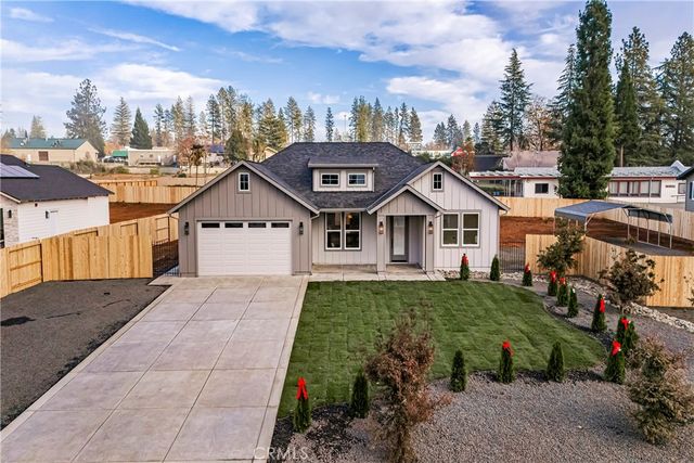 827 Camellia Drive, Paradise, CA 95969