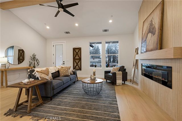 827 Camellia Drive, Paradise, CA 95969