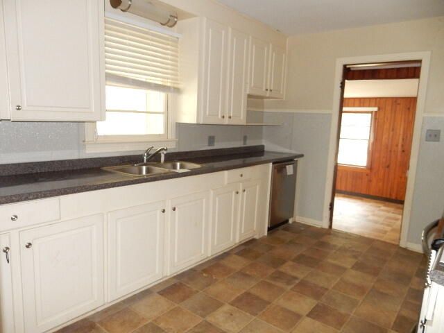 313 Petal Dr., Petal, MS 39465