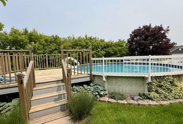 10170 S Hampton DRIVE, Oak Creek, WI 53154