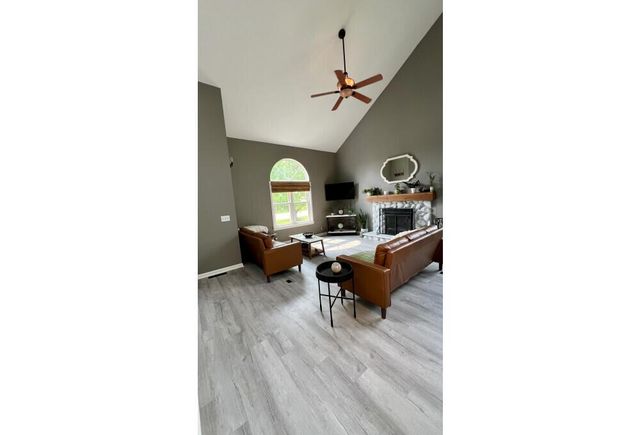 10170 S Hampton DRIVE, Oak Creek, WI 53154