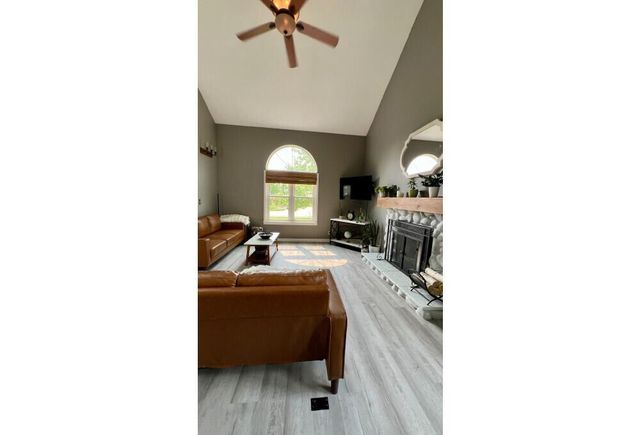 10170 S Hampton DRIVE, Oak Creek, WI 53154