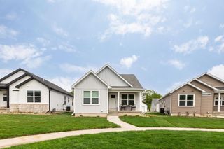 120 Axlewood Drive, Waterloo, IA 50701