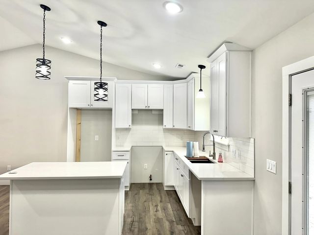 2514 Clinton Way, Jackson, MI 49201