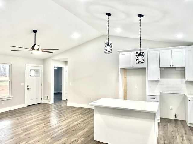 2514 Clinton Way, Jackson, MI 49201