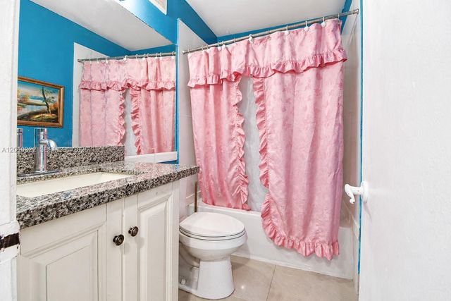 12113 NW 33rd St, Sunrise, FL 33323