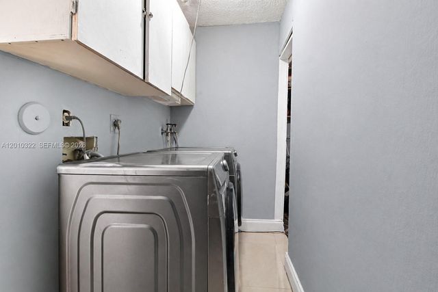 12113 NW 33rd St, Sunrise, FL 33323