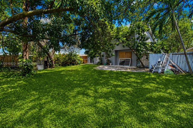 12113 NW 33rd St, Sunrise, FL 33323