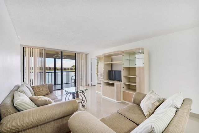 5828 Coral Lake Drive, Margate, FL 33063
