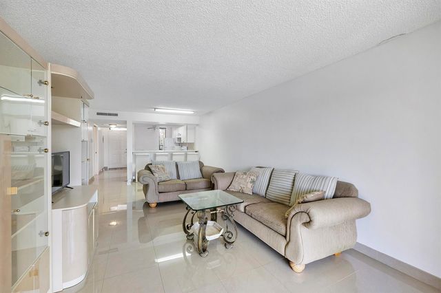 5828 Coral Lake Drive, Margate, FL 33063