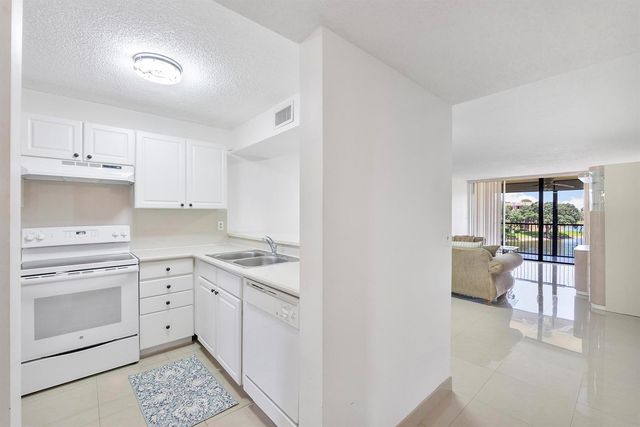 5828 Coral Lake Drive, Margate, FL 33063