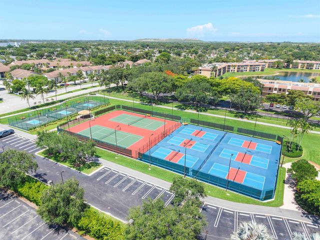 5828 Coral Lake Drive, Margate, FL 33063