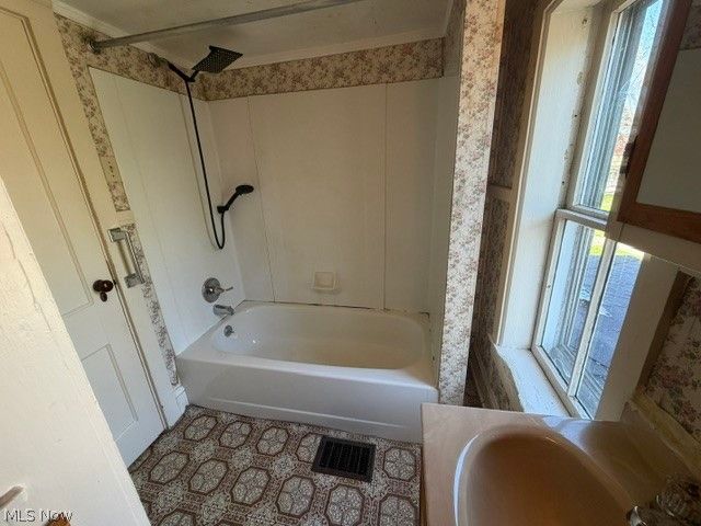 174 Columbus Street, Bedford, OH 44146