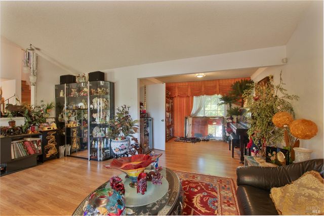 185 Lexington Dr, Vallejo, CA 94591