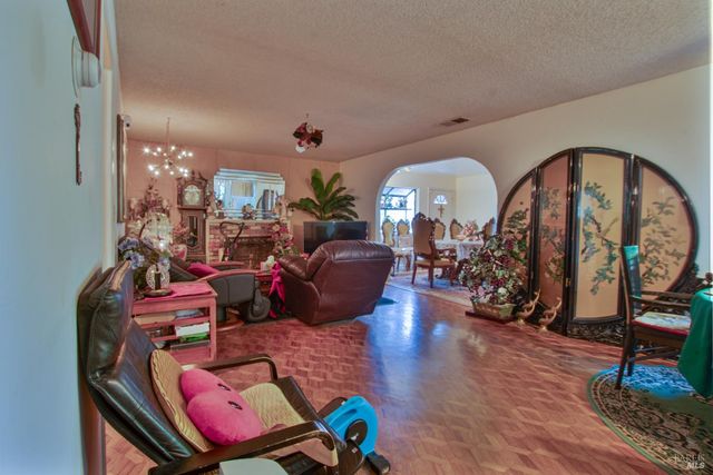 185 Lexington Dr, Vallejo, CA 94591