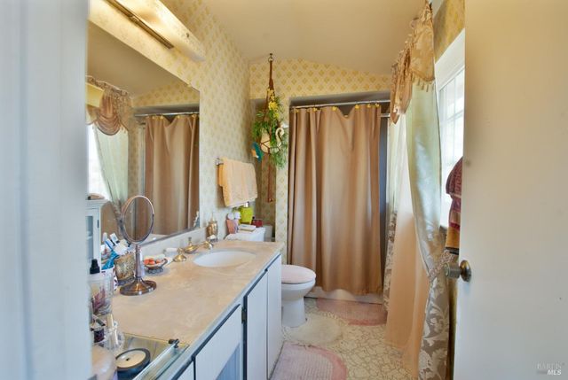 185 Lexington Dr, Vallejo, CA 94591