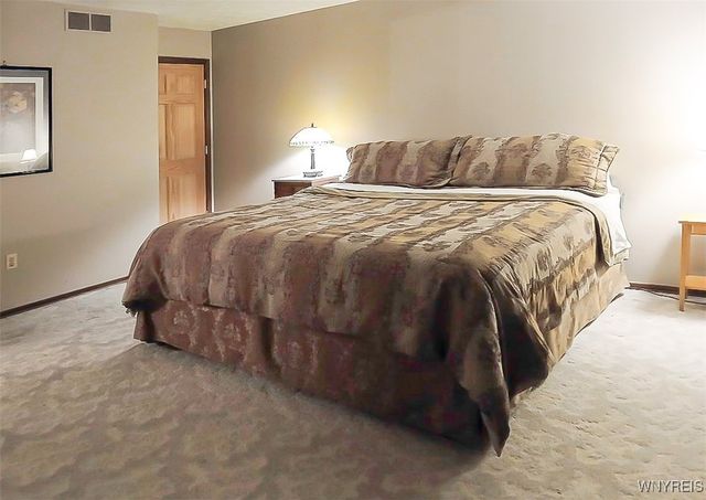 142 Yorktown Drive, Penfield, NY 14580