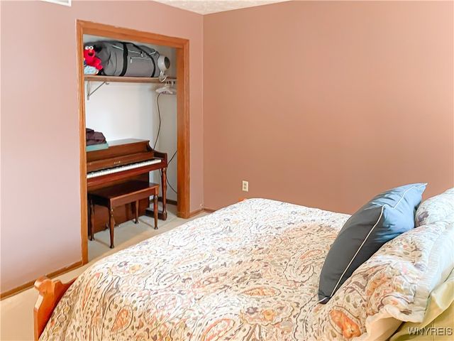 142 Yorktown Drive, Penfield, NY 14580