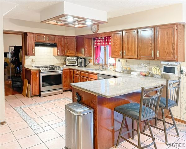 142 Yorktown Drive, Penfield, NY 14580