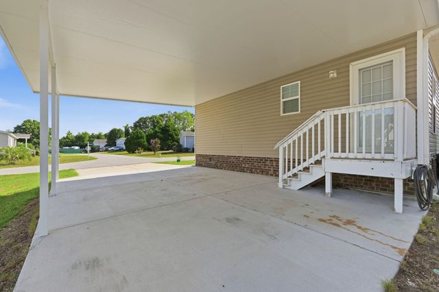 4555 Manitook Dr., Little River, SC 29566