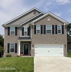 3627 Crimson Circle, Maryville, TN 37801