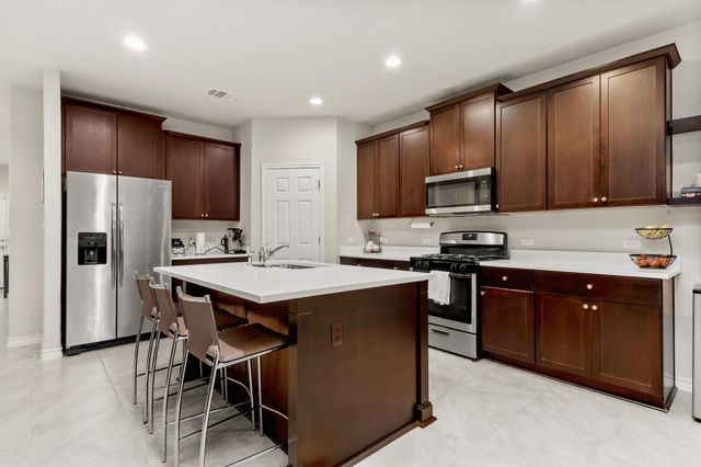 135 Mary Max CIR, San Marcos, TX 78666