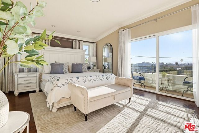 1526 Parmer Avenue, Los Angeles, CA 90026