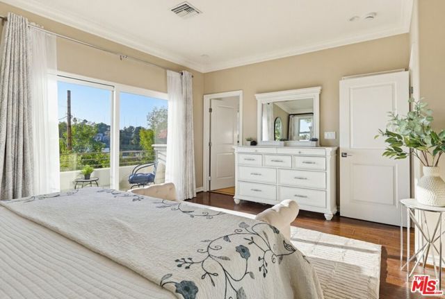 1526 Parmer Avenue, Los Angeles, CA 90026