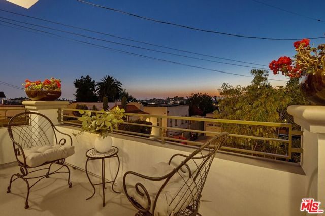 1526 Parmer Avenue, Los Angeles, CA 90026