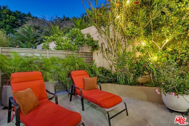1526 Parmer Avenue, Los Angeles, CA 90026
