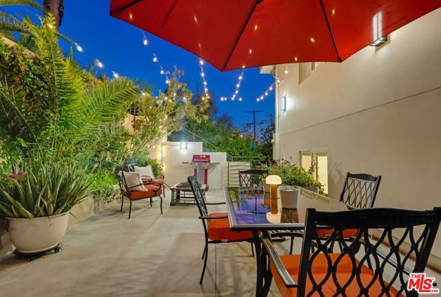 1526 Parmer Avenue, Los Angeles, CA 90026