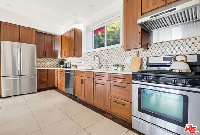 1526 Parmer Avenue, Los Angeles, CA 90026