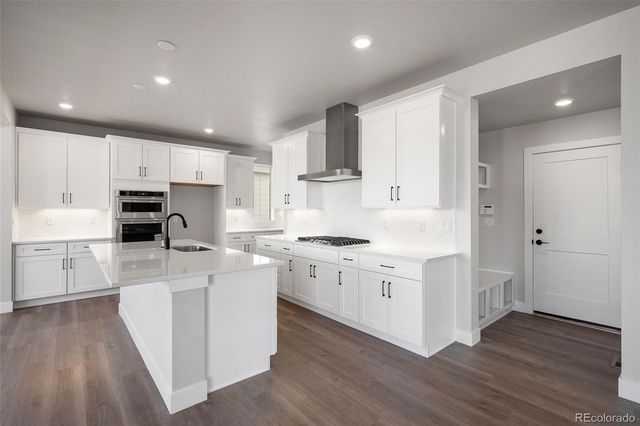 8652 Whiteclover Street, Littleton, CO 80125