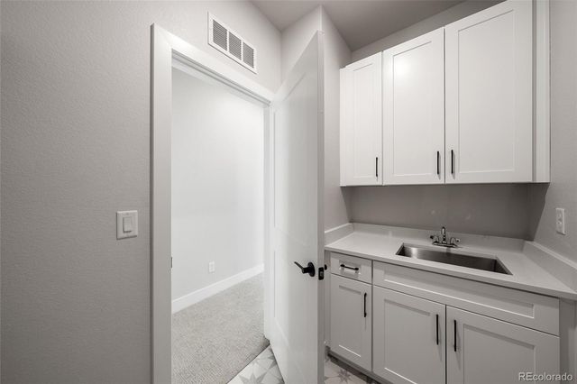 8652 Whiteclover Street, Littleton, CO 80125