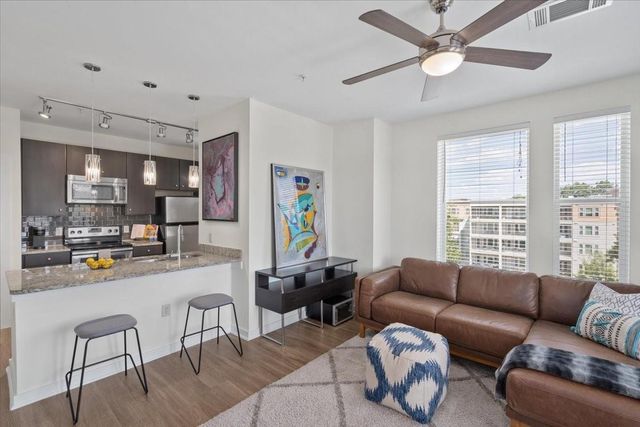 1900 Barton Springs RD 5001, Austin, TX 78704