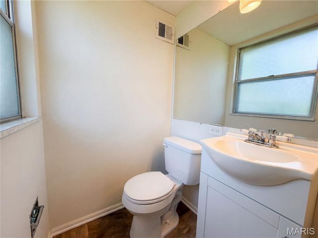 1321 Petite Drive, St Louis, MO 63138