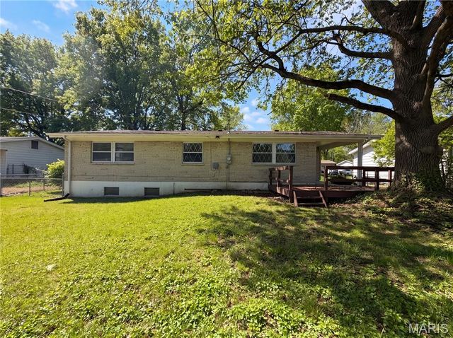 1321 Petite Drive, St Louis, MO 63138