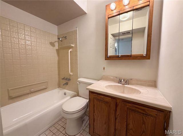 1321 Petite Drive, St Louis, MO 63138