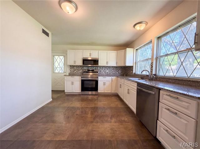 1321 Petite Drive, St Louis, MO 63138