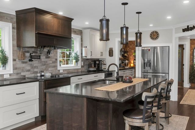 317 Chicopee Street, Granby, MA 01033