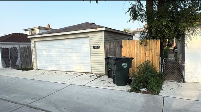 1108 31st Avenue, Bellwood, IL 60104