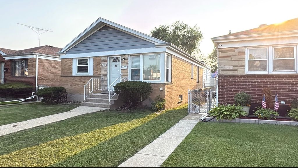 1108 31st Avenue, Bellwood, IL 60104