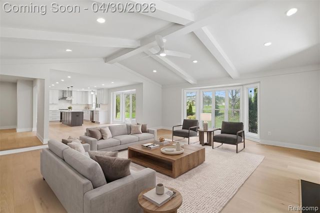 1906 Independence Court, Rochester Hills, MI 48306